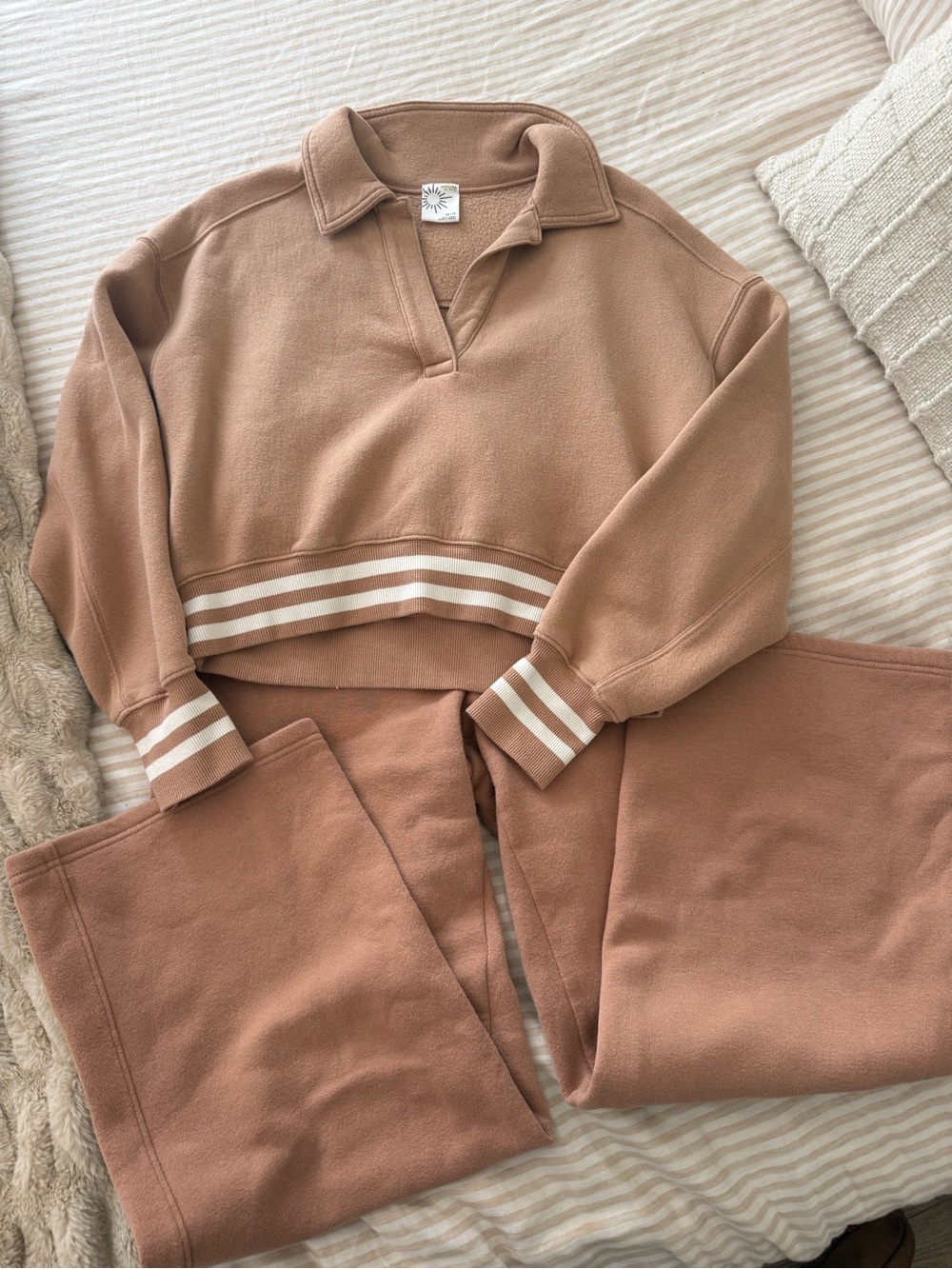 aerie offline cropped polo sweatshirt and matching sweats